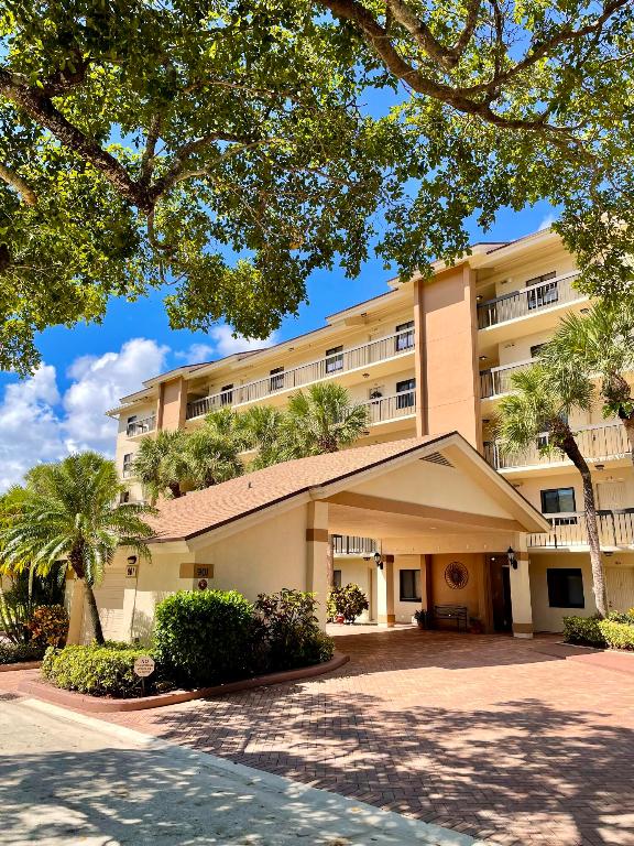 901 SW Seafarer Circle Unit: 202