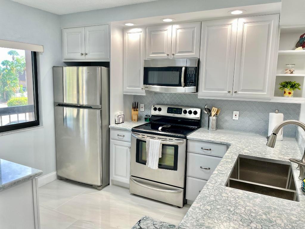 901 SW Seafarer Circle Unit: 202