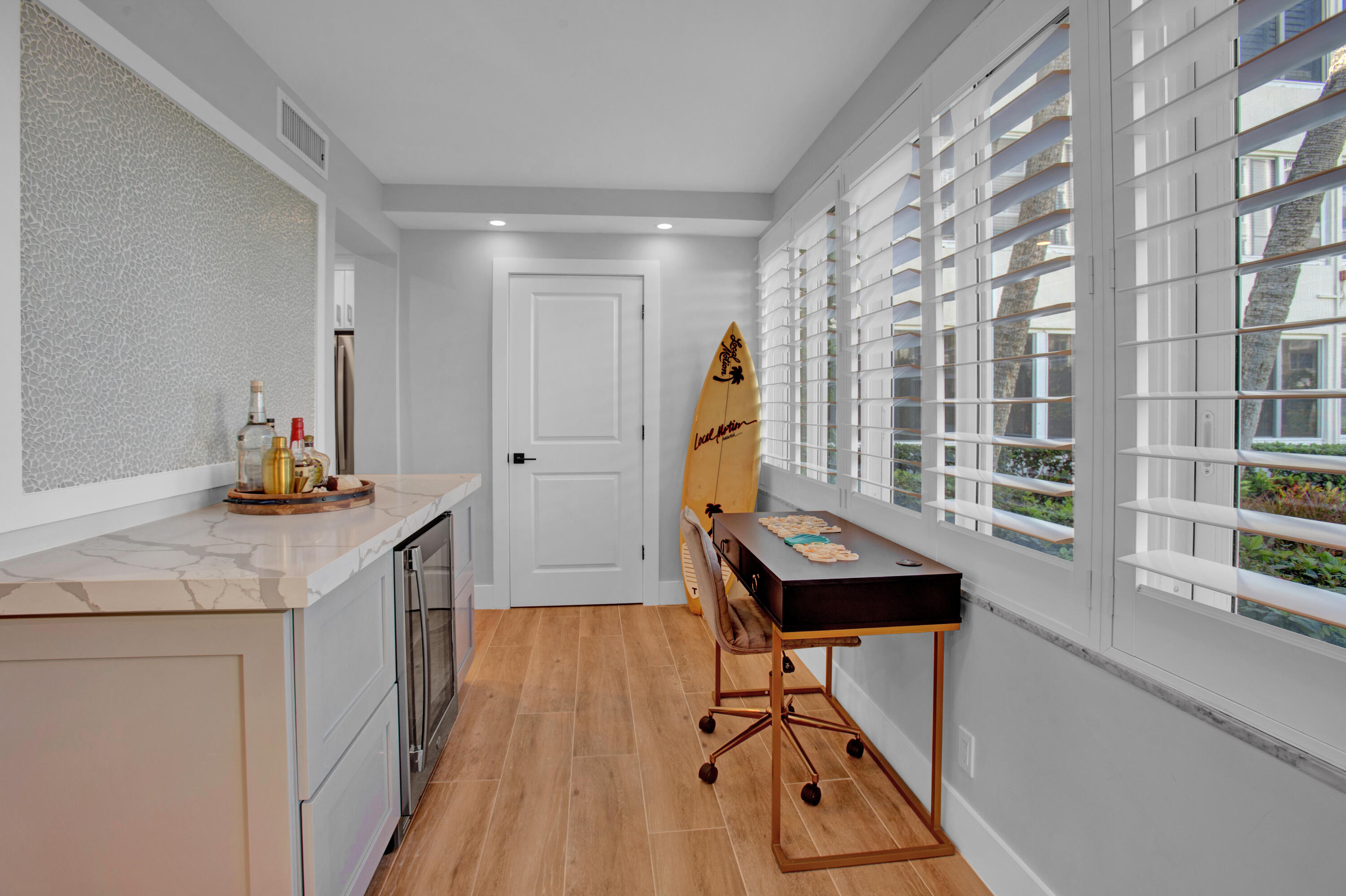 325 Beach Road Unit: 105