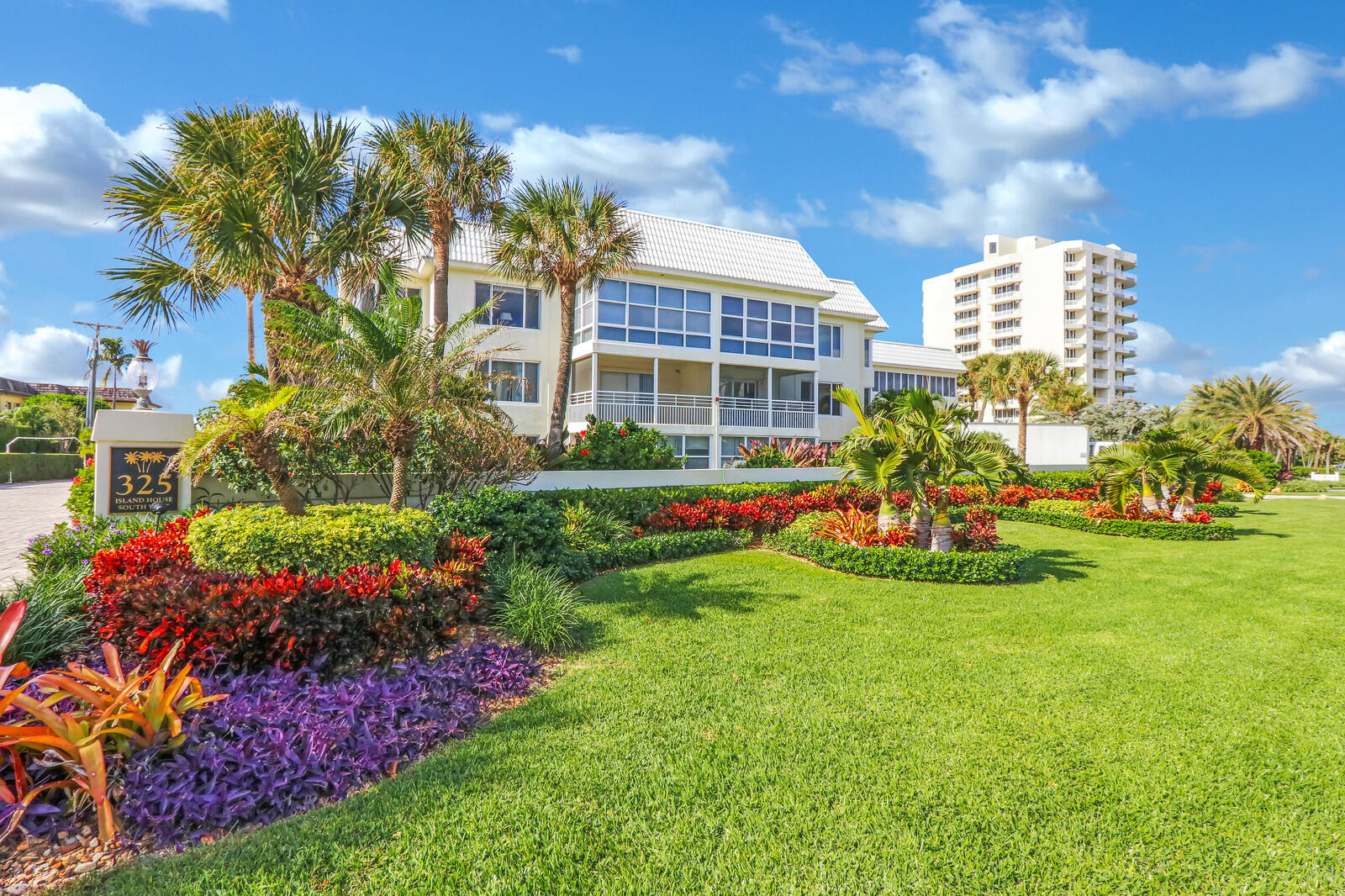 325 Beach Road Unit: 105
