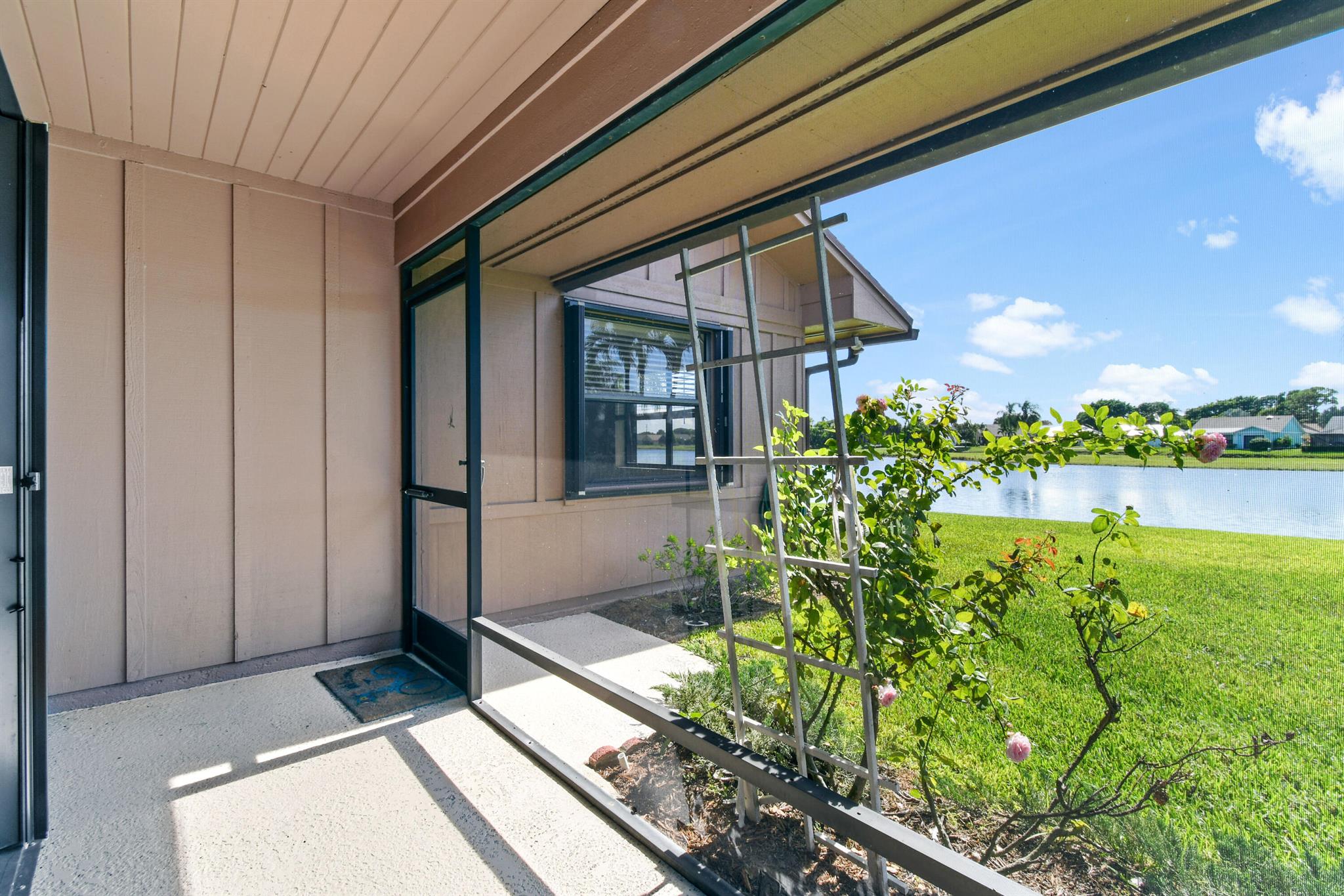 7094 SE Bunker Hill Drive