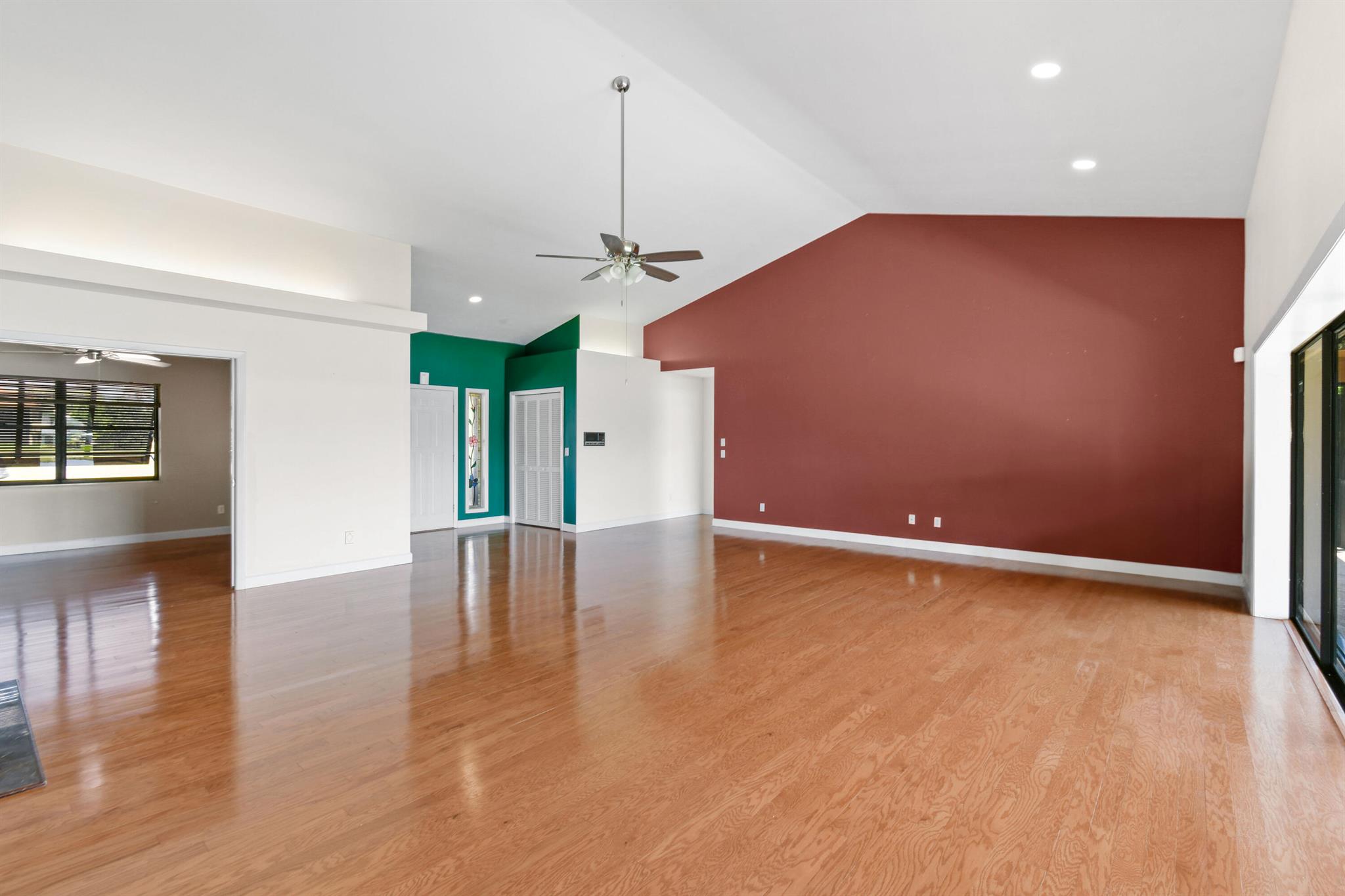 7094 SE Bunker Hill Drive