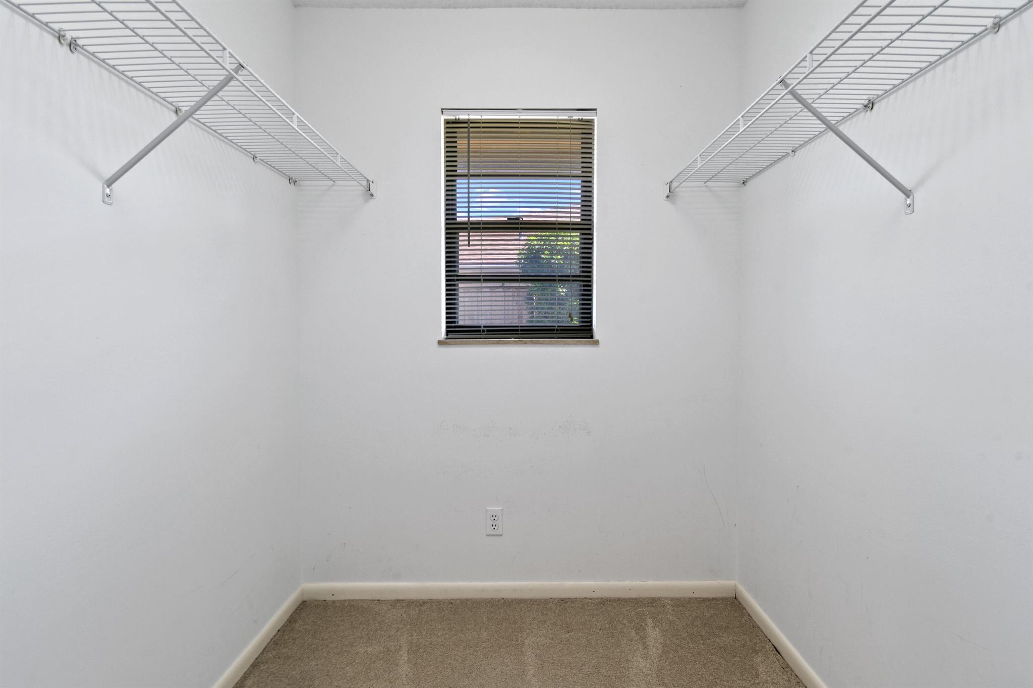 7094 SE Bunker Hill Drive