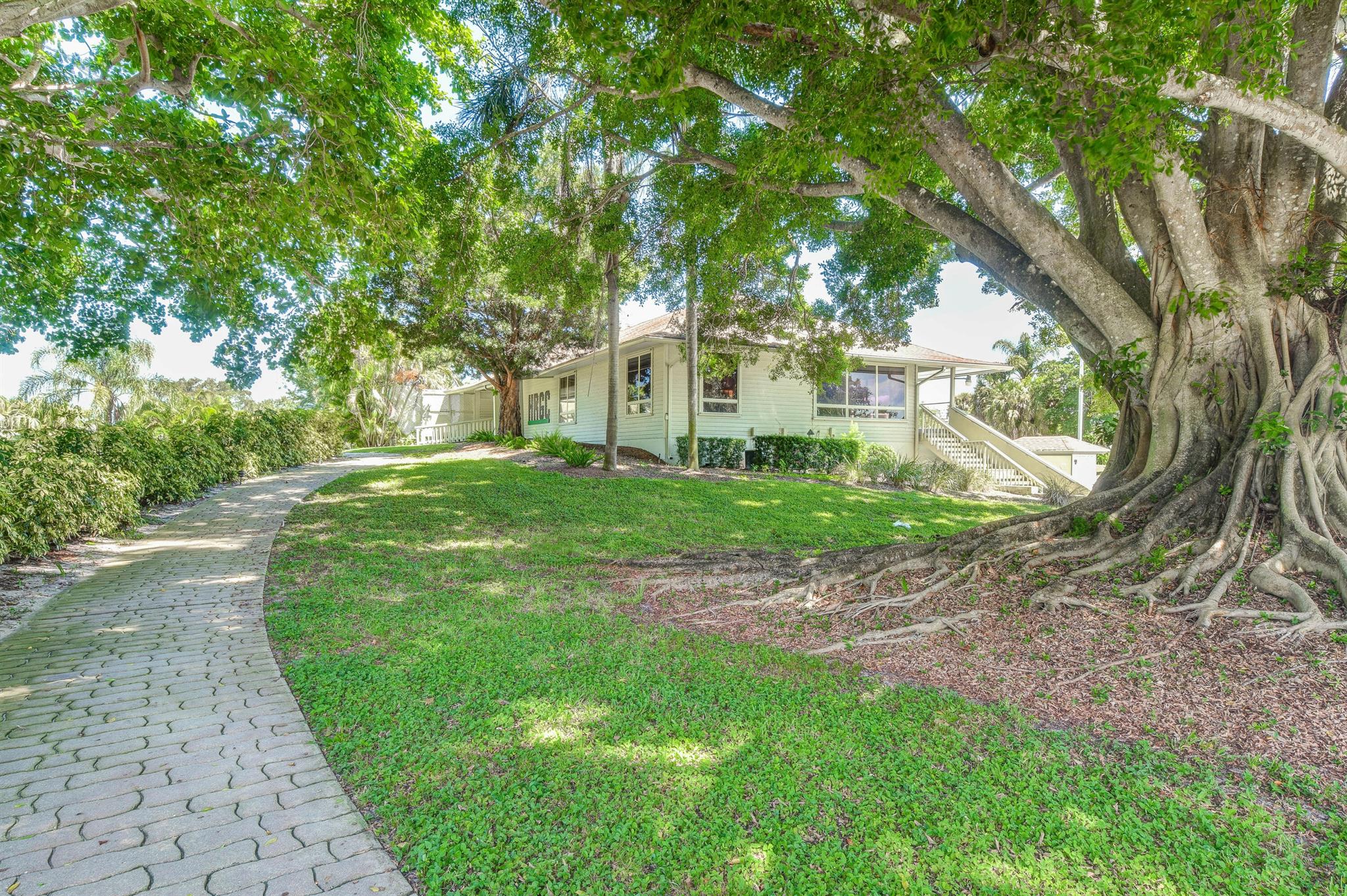 7094 SE Bunker Hill Drive