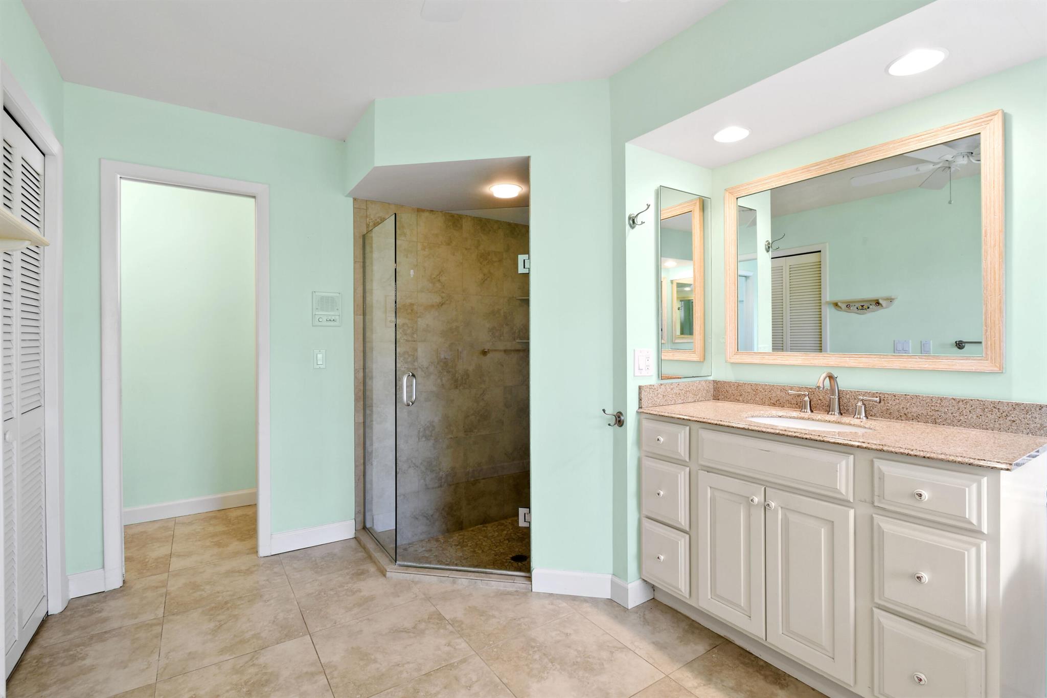 7094 SE Bunker Hill Drive