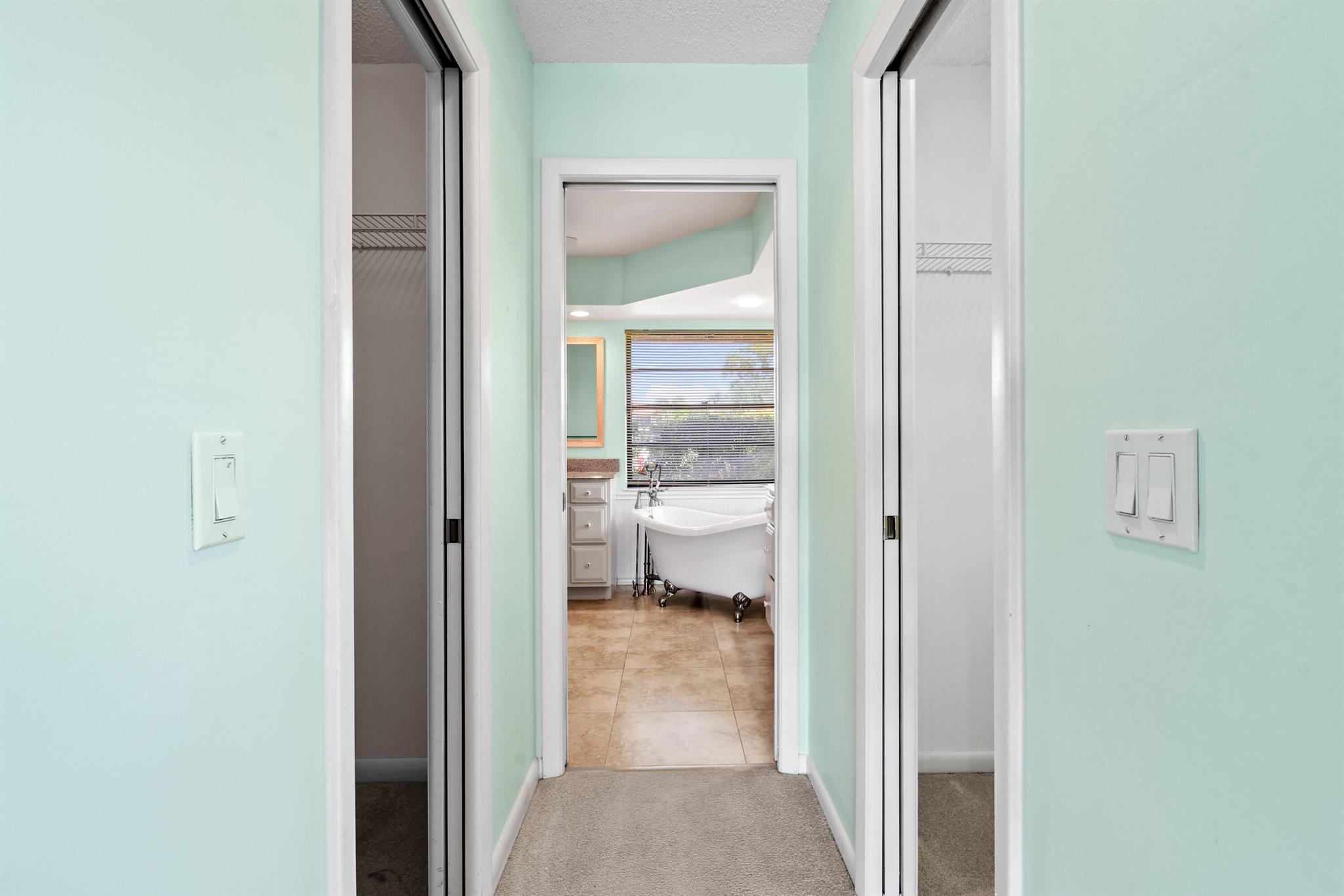 7094 SE Bunker Hill Drive