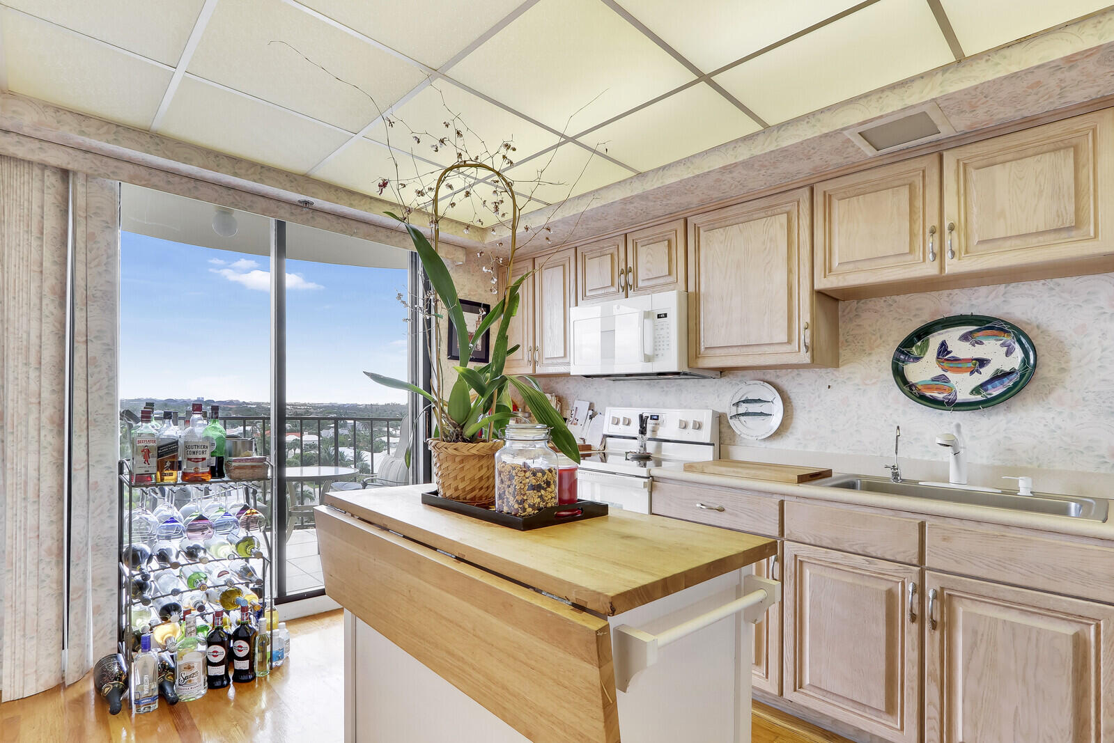 100 Beach Road Unit: 704