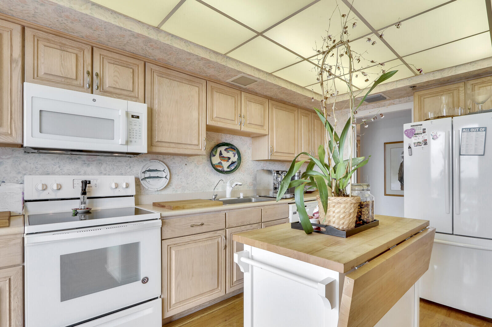 100 Beach Road Unit: 704