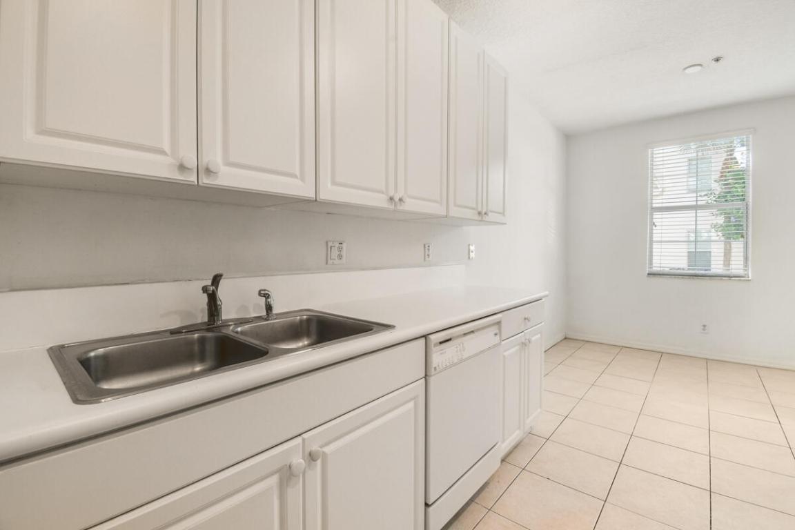 1544 W Frederick Small Road 12b