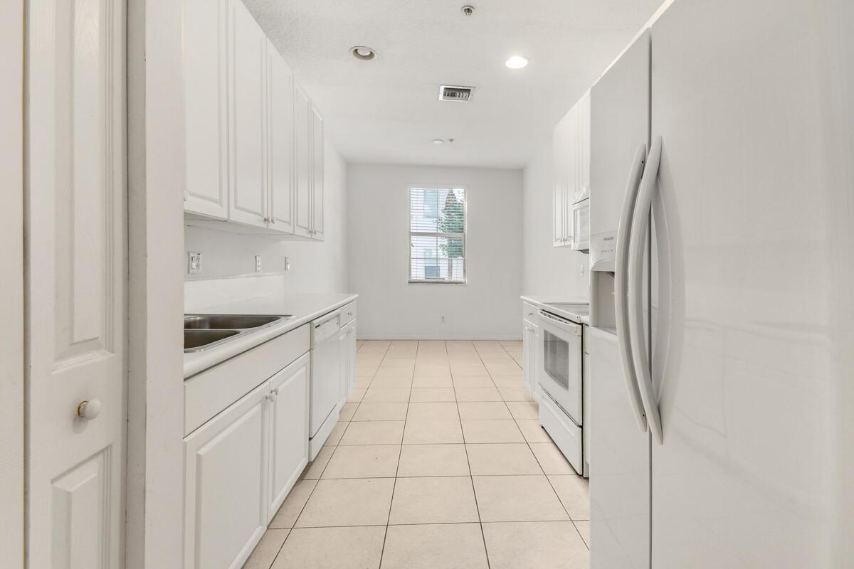 1544 W Frederick Small Road 12b