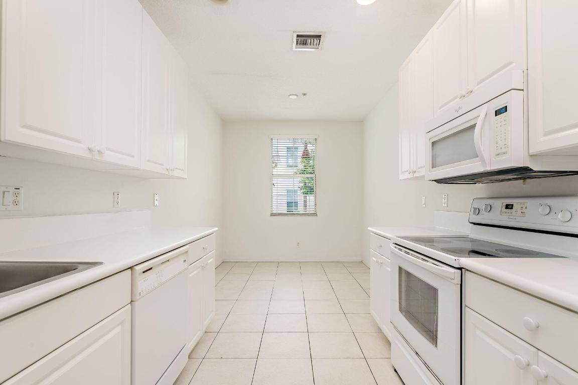 1544 W Frederick Small Road 12b