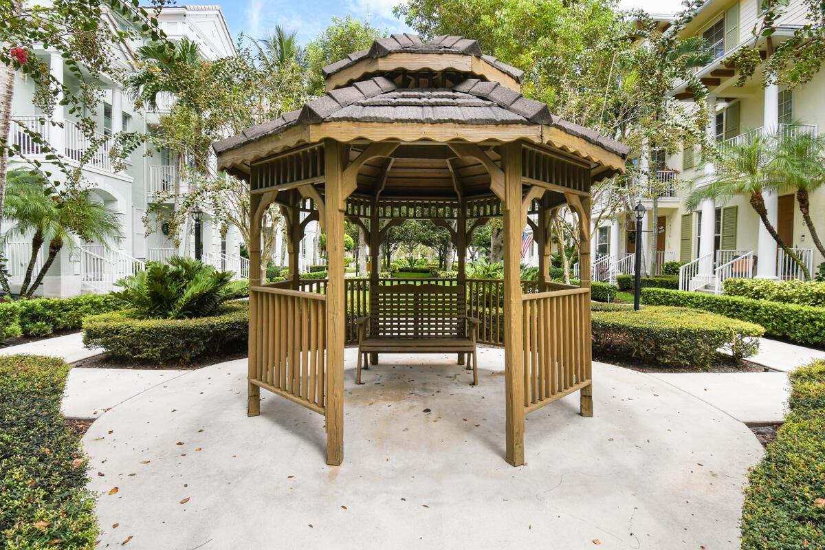 1544 W Frederick Small Road 12b