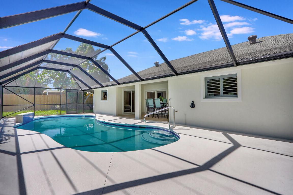 21 SE Paddock Circle