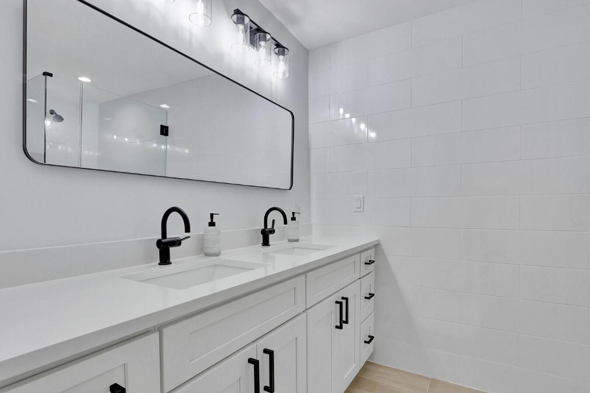 21 SE Paddock Circle