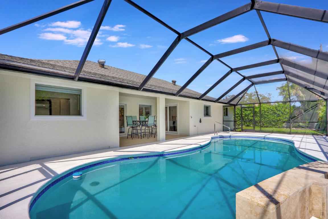 21 SE Paddock Circle