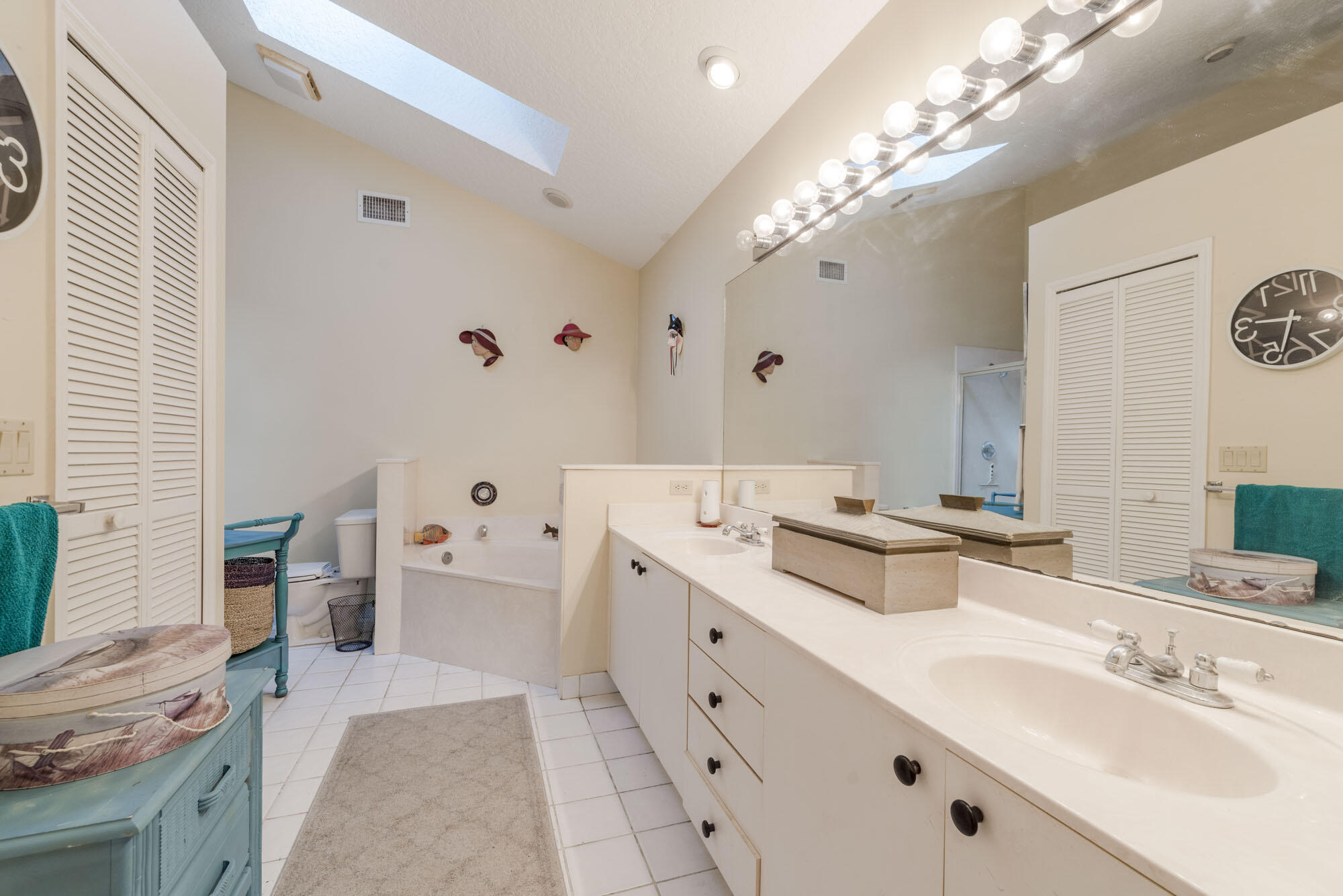 6016 SE Walkers Cay Court