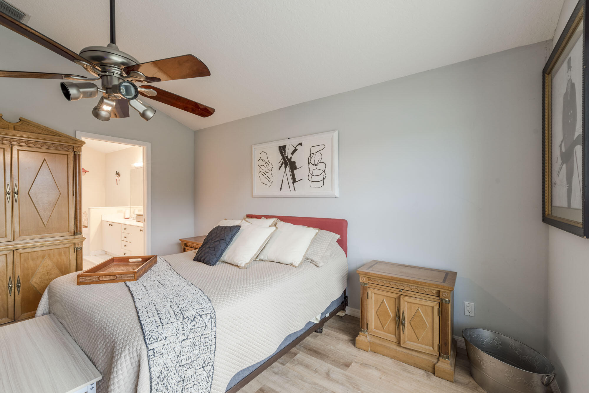 6016 SE Walkers Cay Court