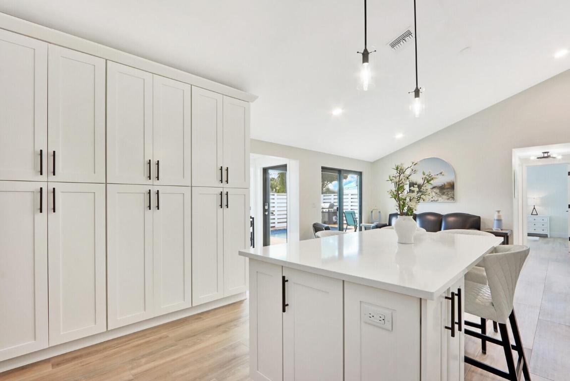 1801 S Us Highway 1 14c