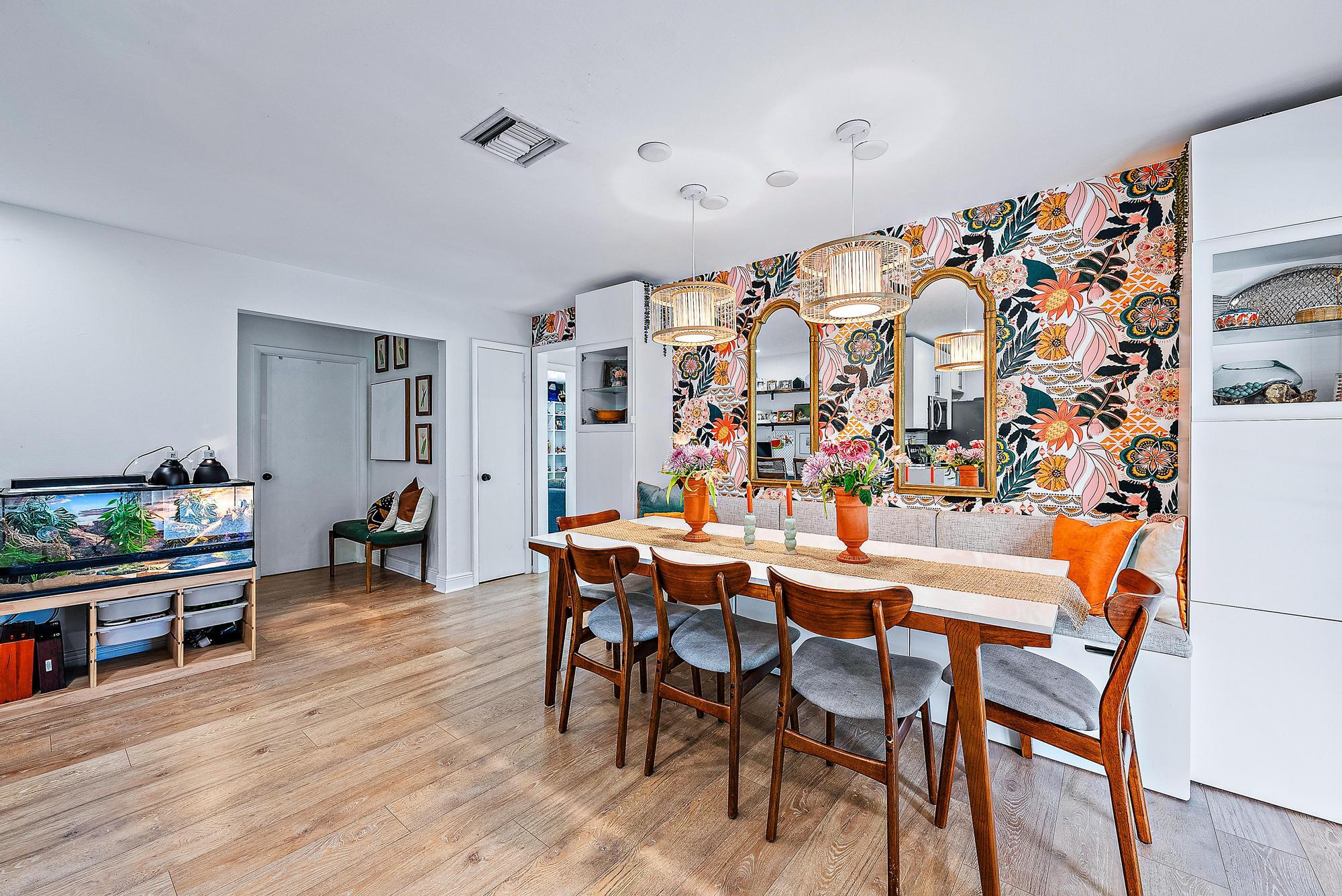226 W Norfolk Road