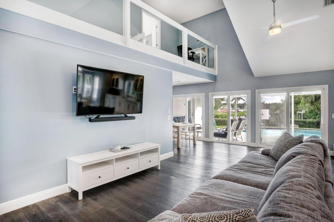 141 Pine Hill Trail W