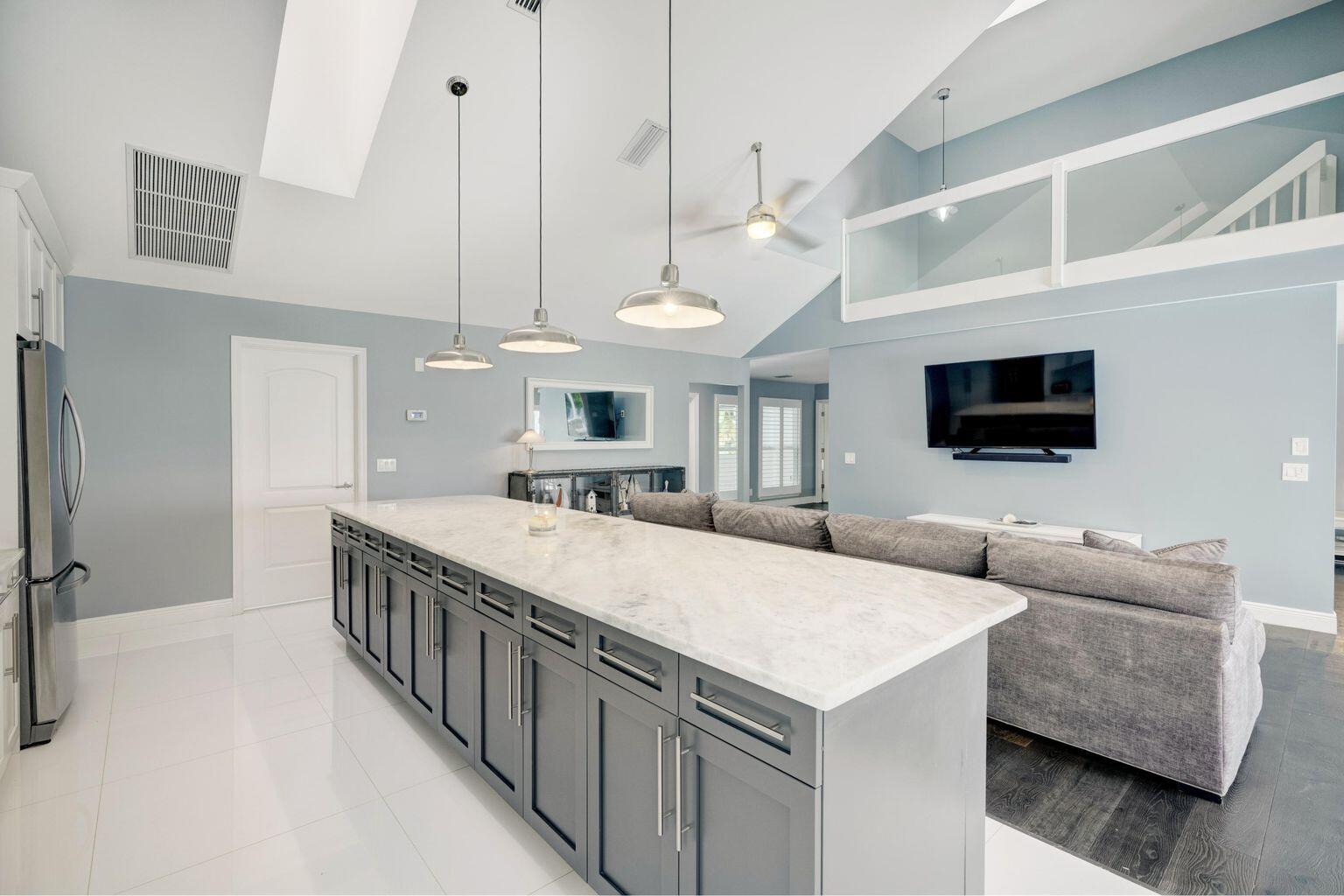 141 Pine Hill Trail W