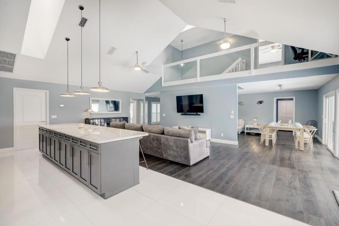 141 Pine Hill Trail W