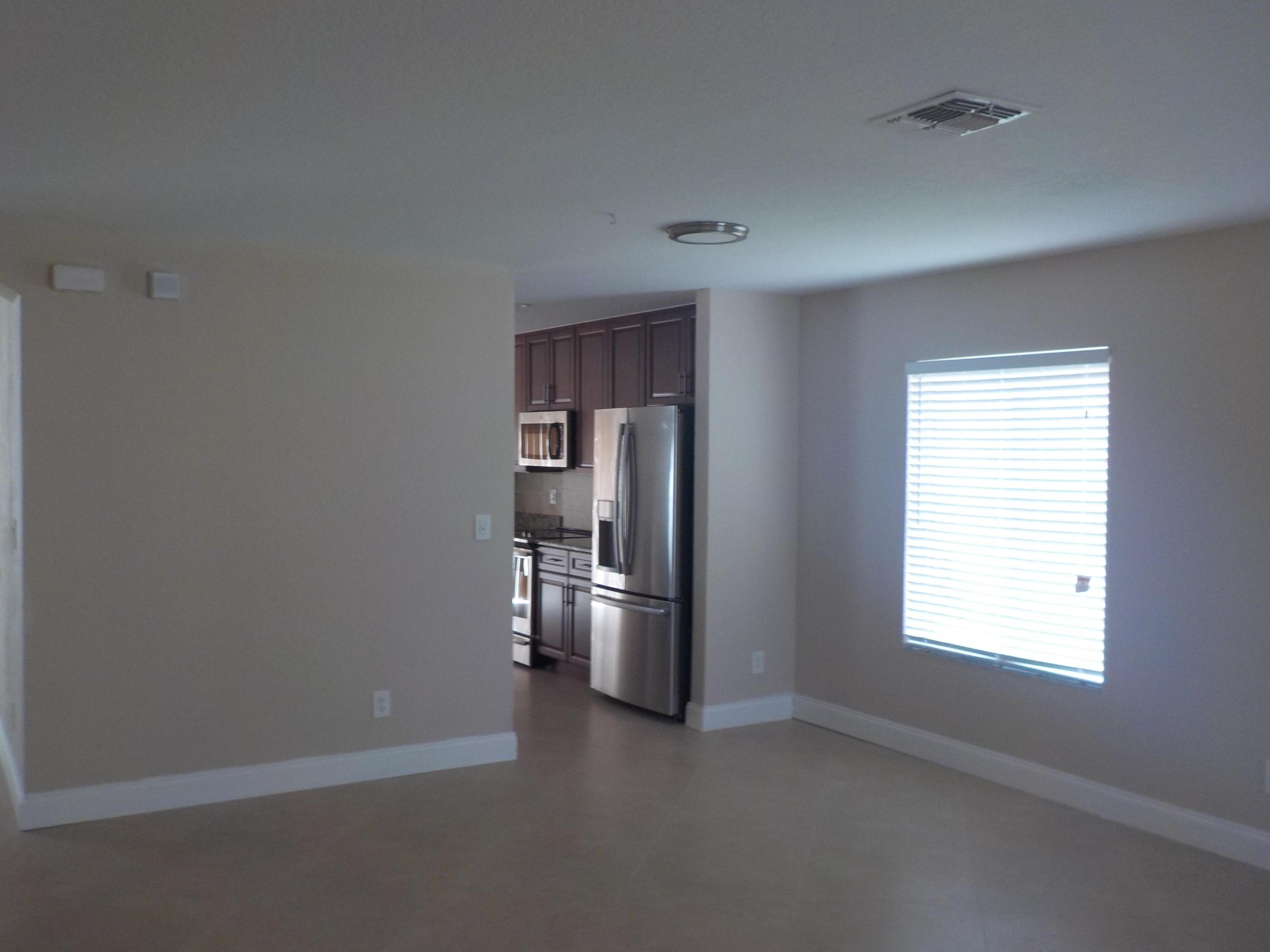 2072 SW Marblehead Way