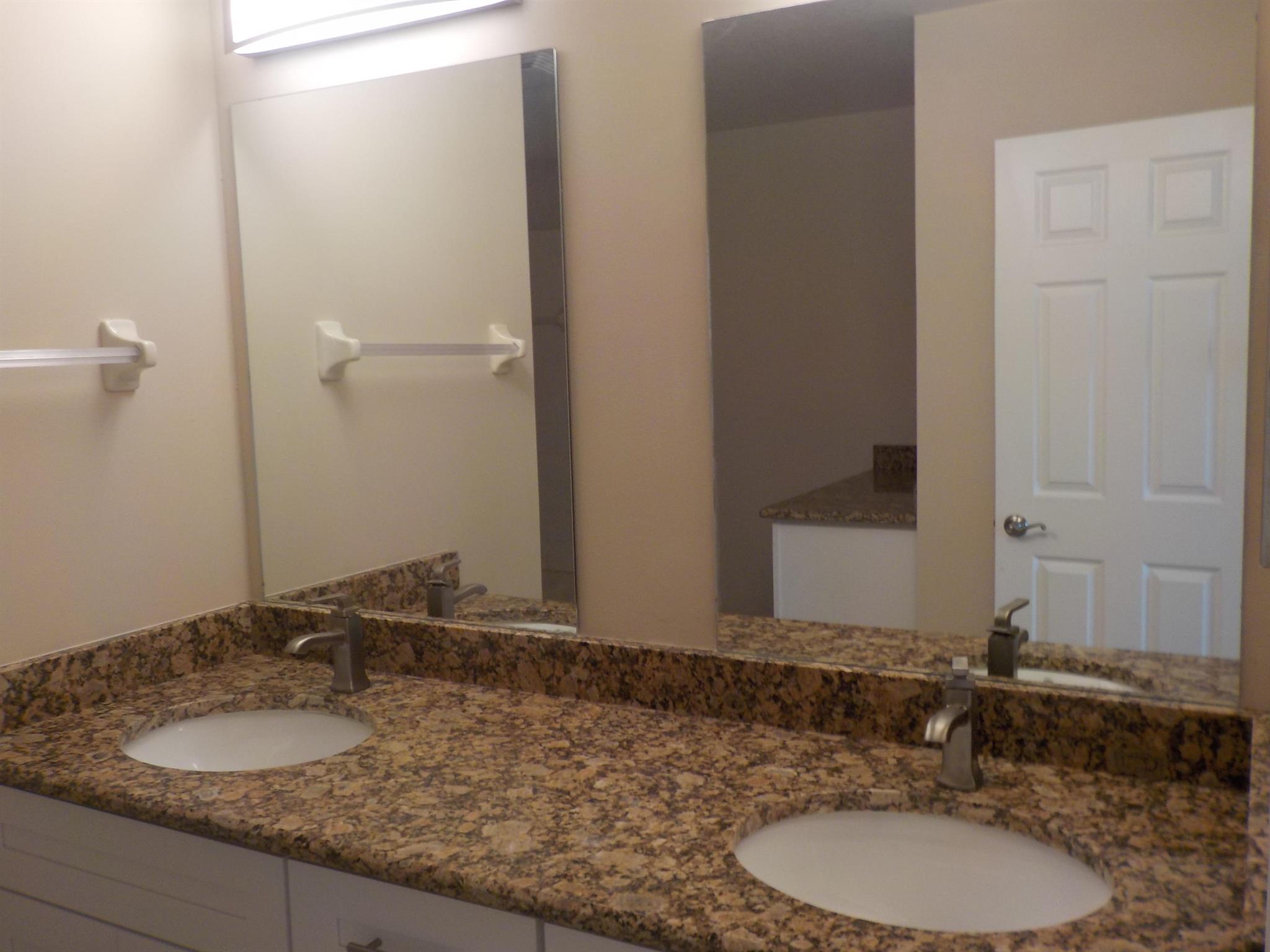 2072 SW Marblehead Way