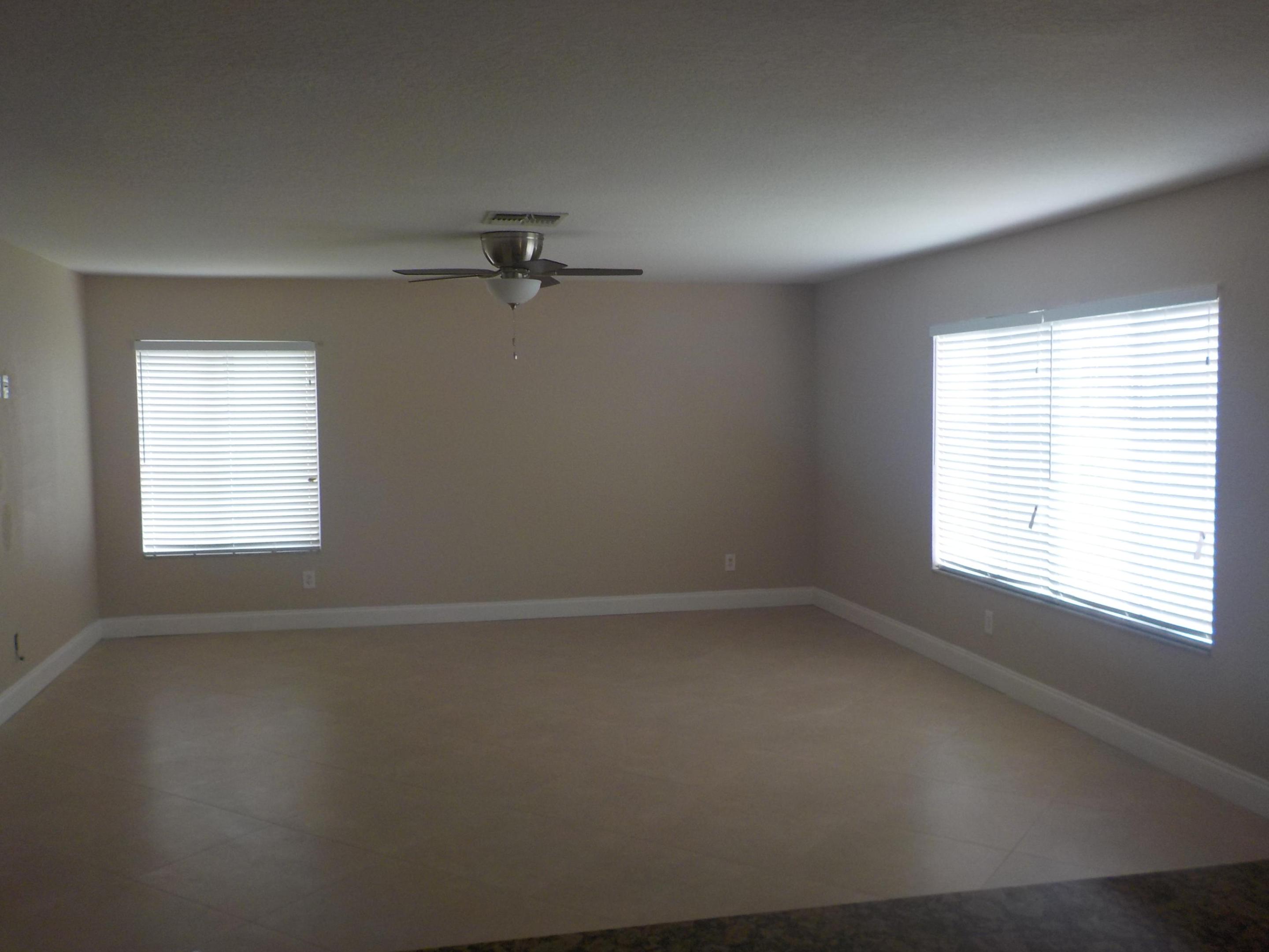 2072 SW Marblehead Way