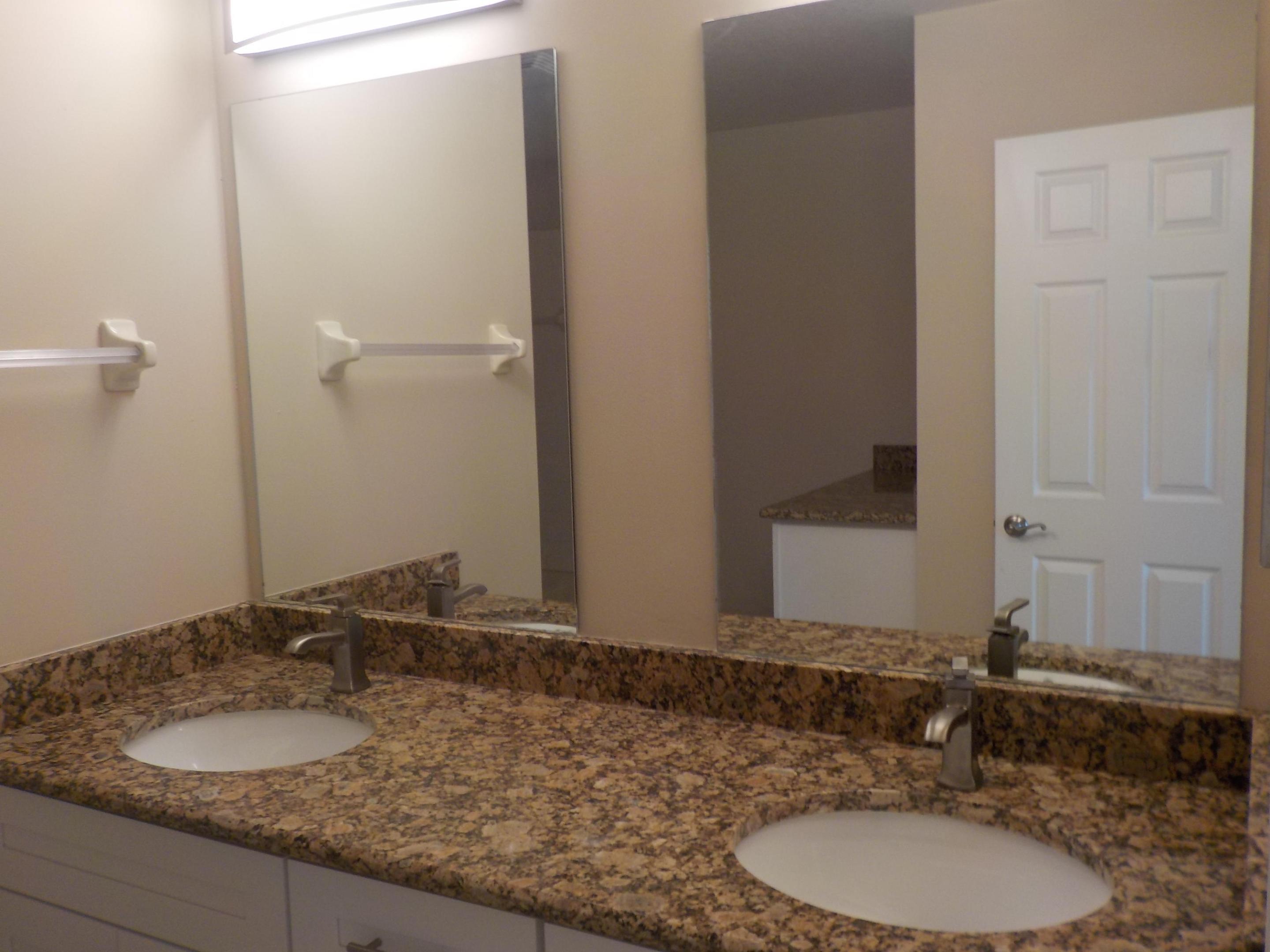 2072 SW Marblehead Way