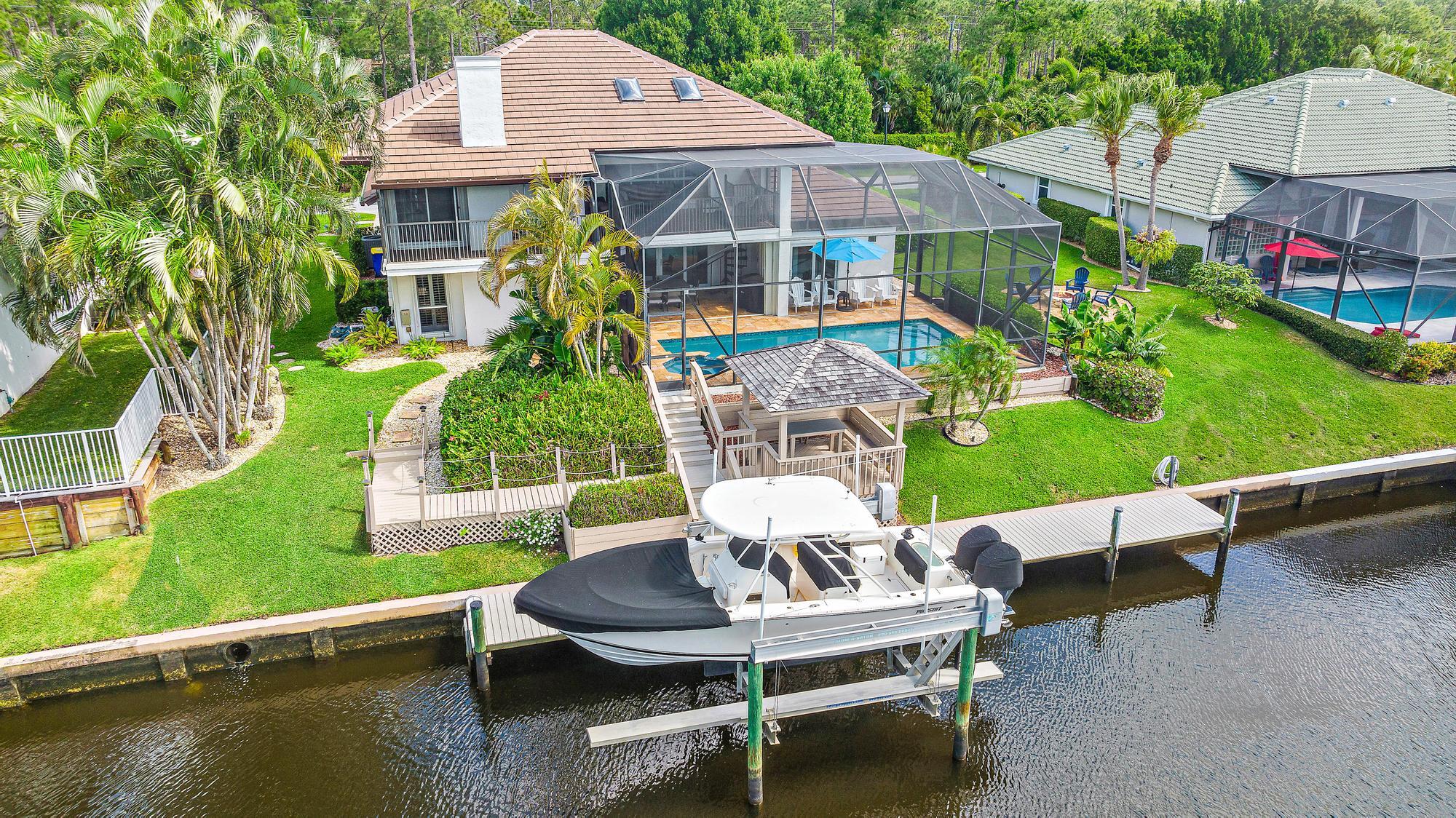 8872 SE North Passage Way