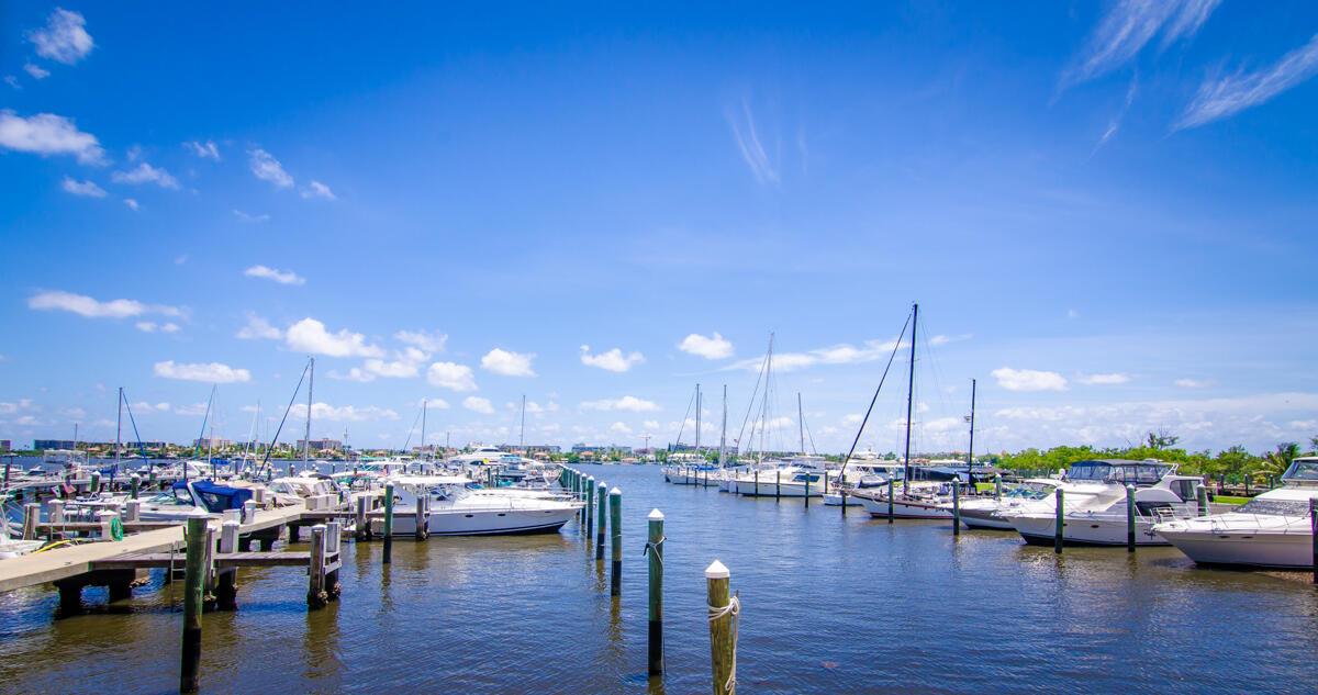 8872 SE North Passage Way