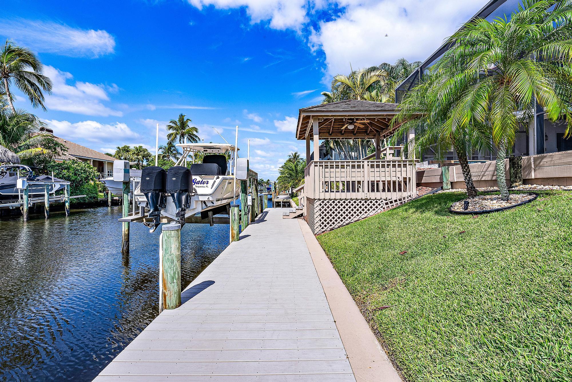 8872 SE North Passage Way