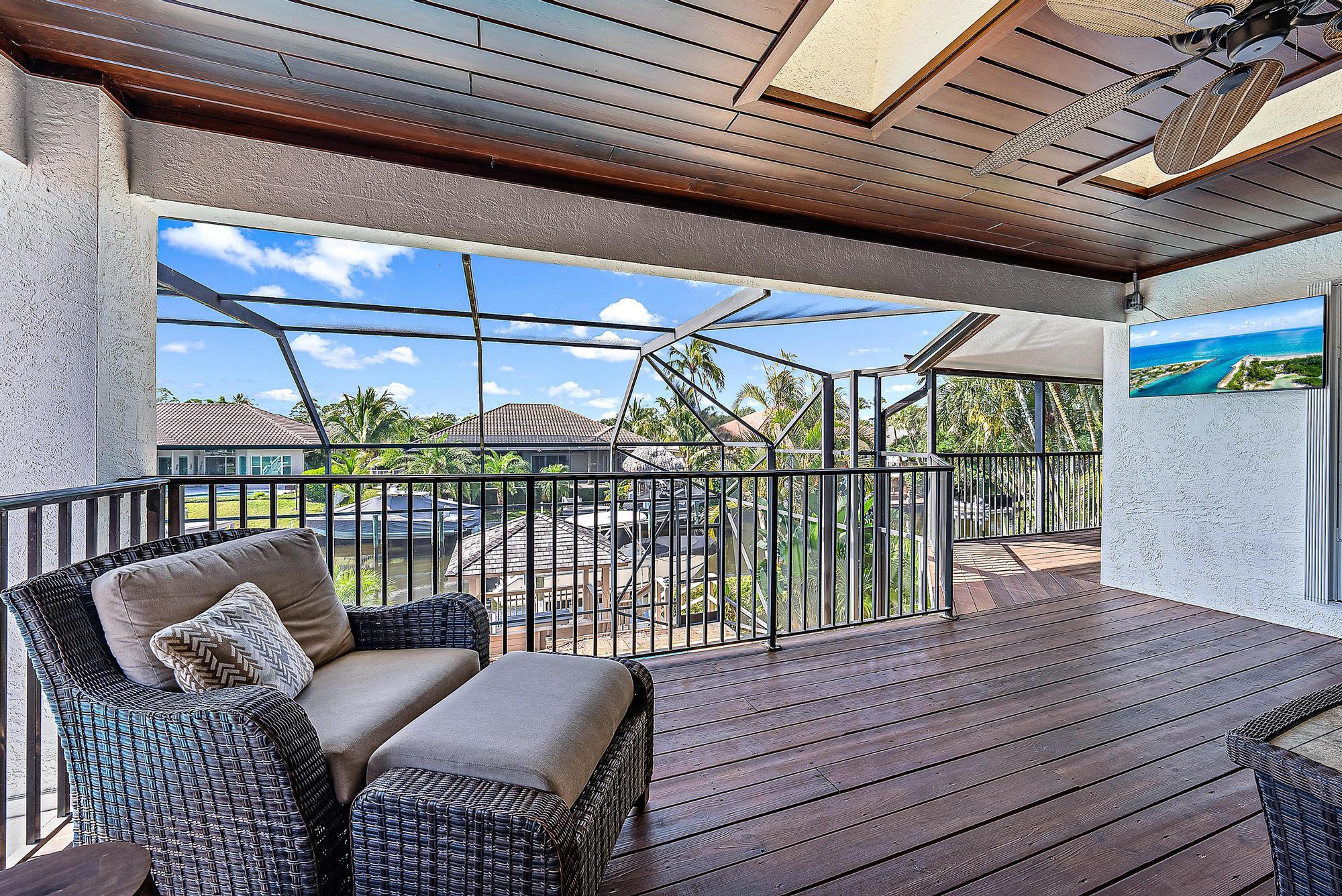 8872 SE North Passage Way