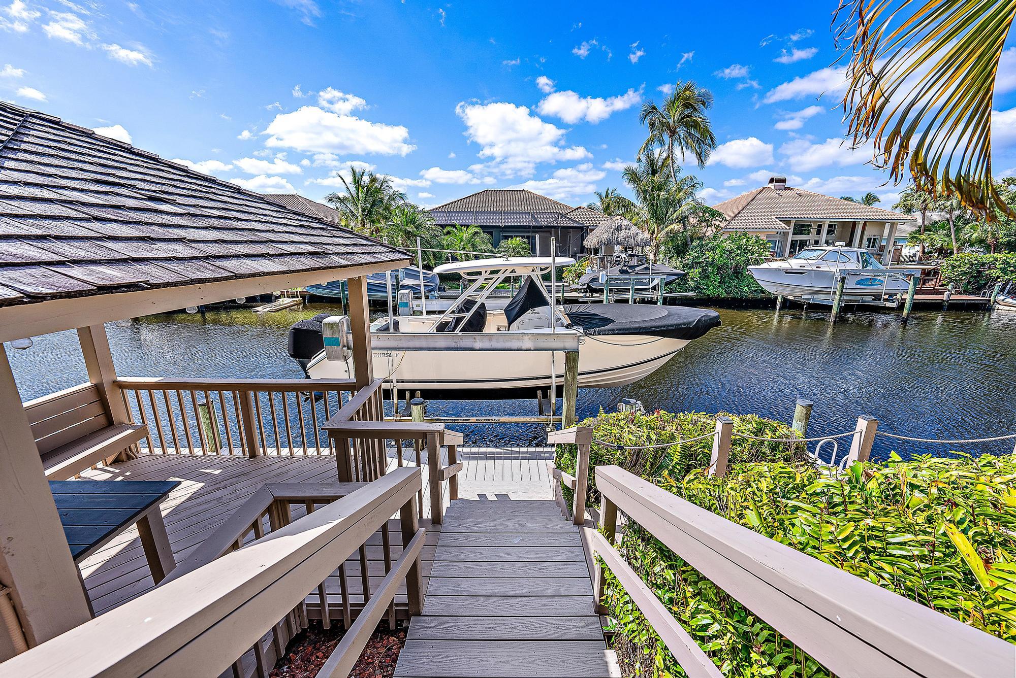 8872 SE North Passage Way