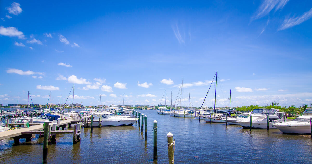 8872 SE North Passage Way