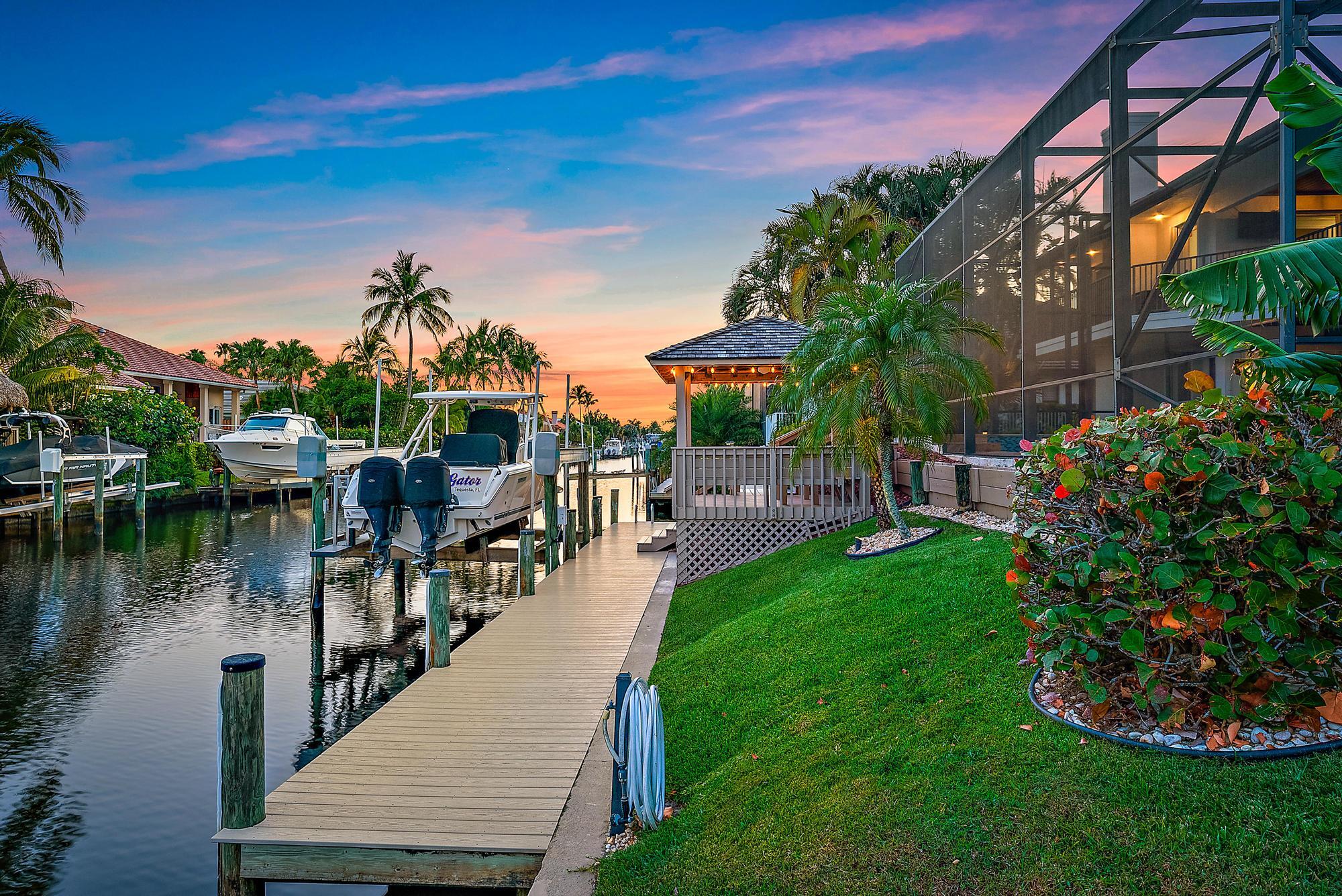 8872 SE North Passage Way