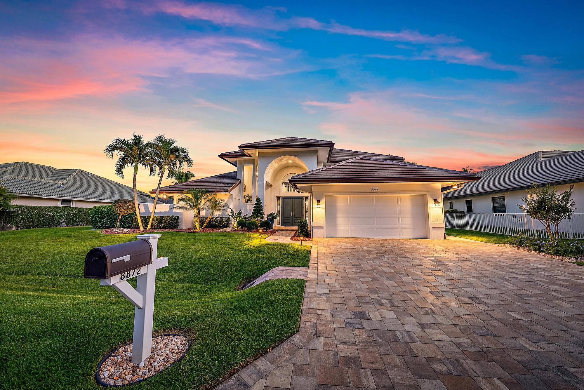 8872 SE North Passage Way