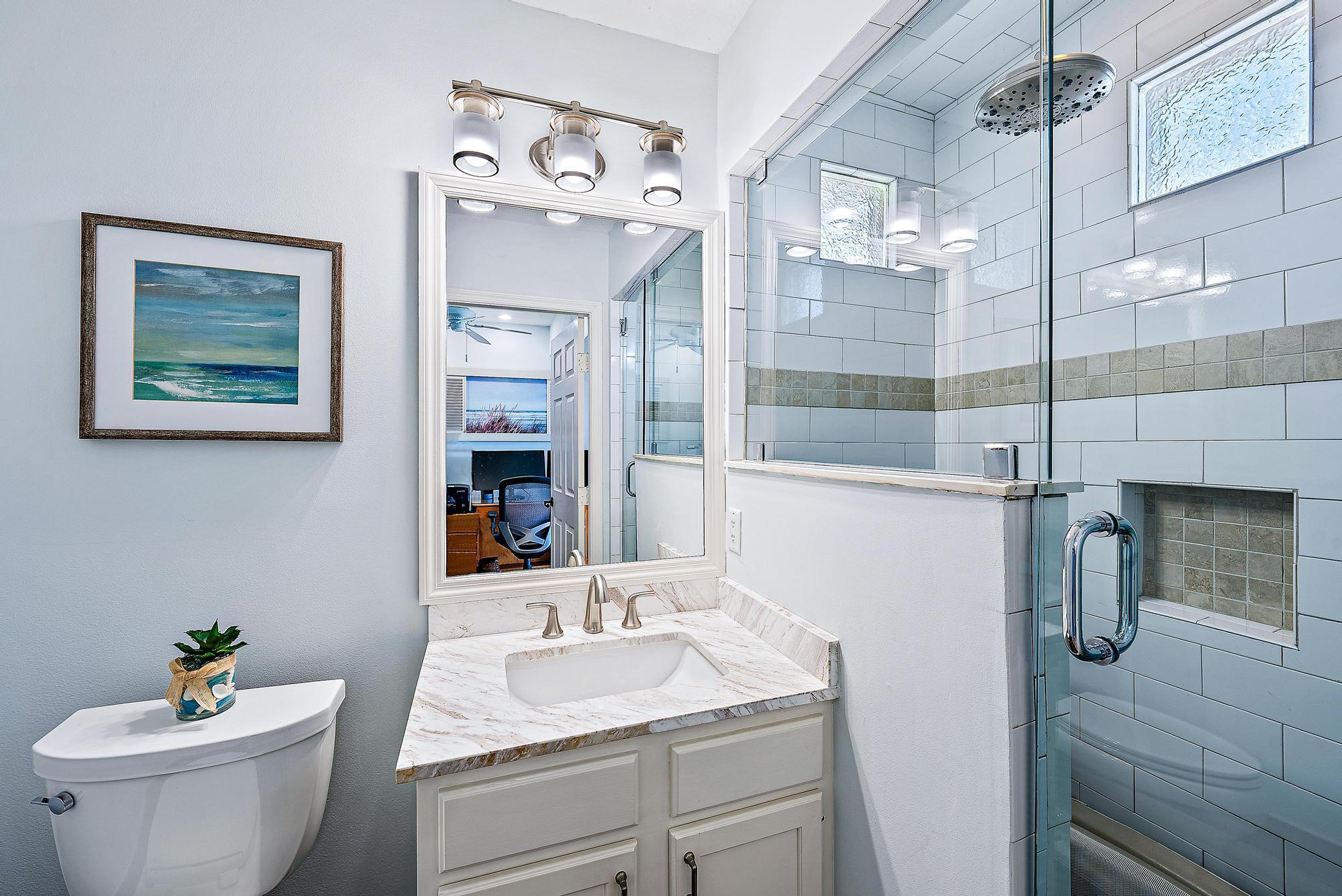 8872 SE North Passage Way