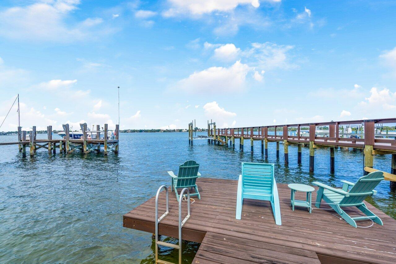 625 Lakeside Harbor