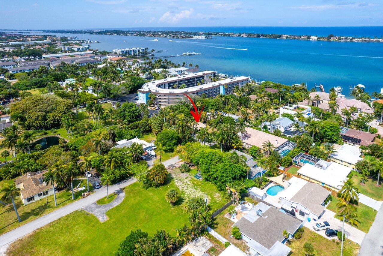 625 Lakeside Harbor