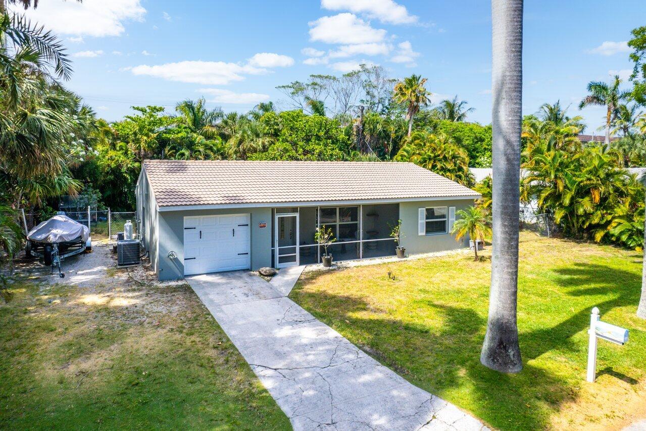 625 Lakeside Harbor
