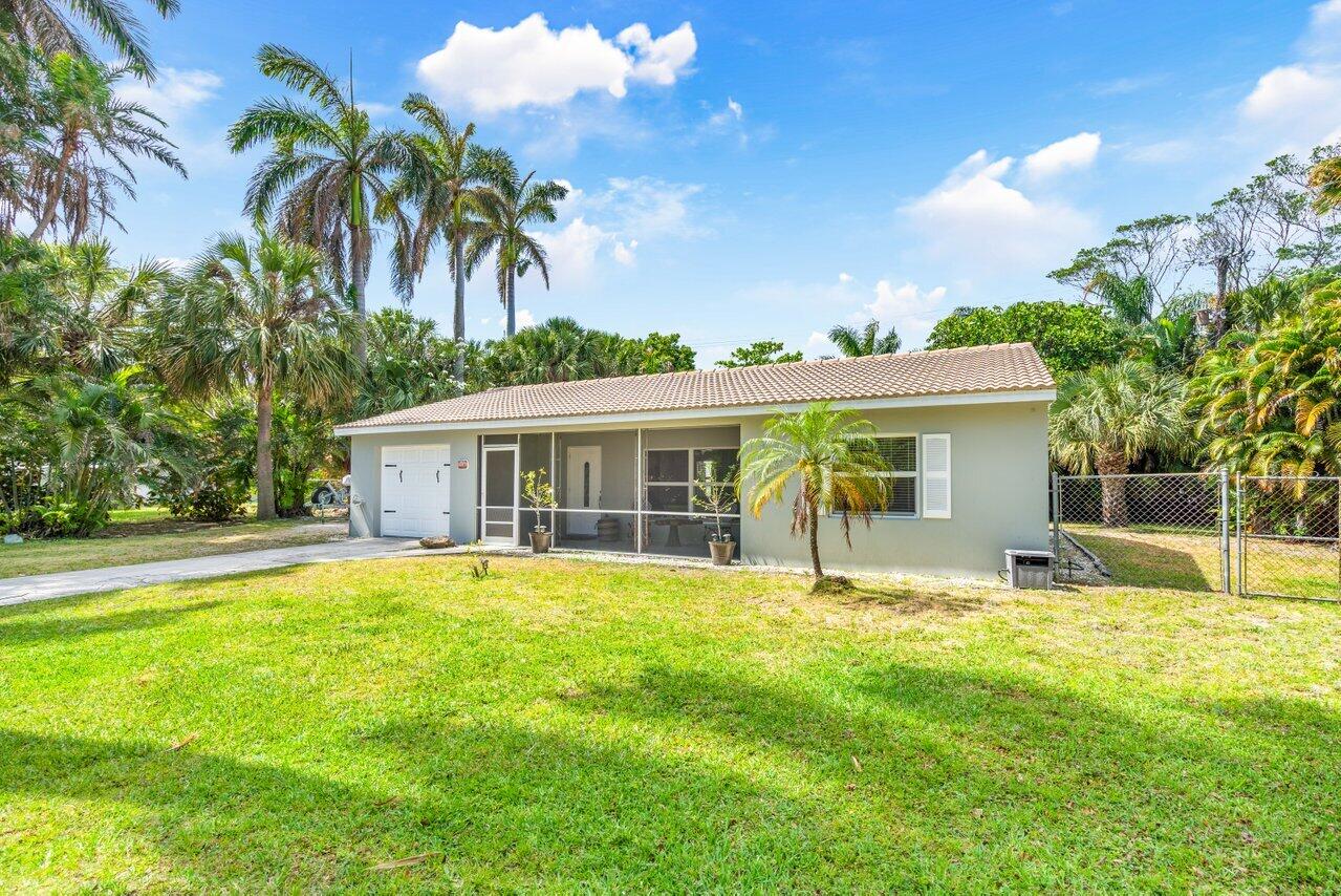 625 Lakeside Harbor