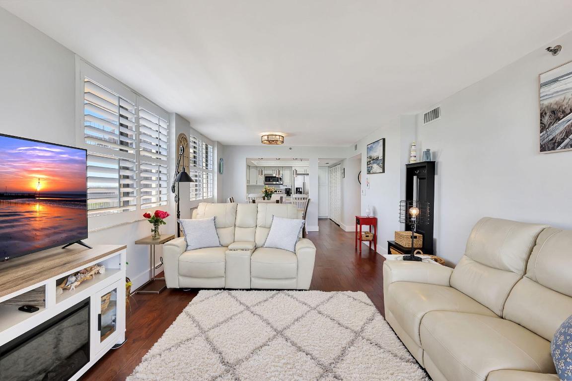 3100 N Highway A1a 1105