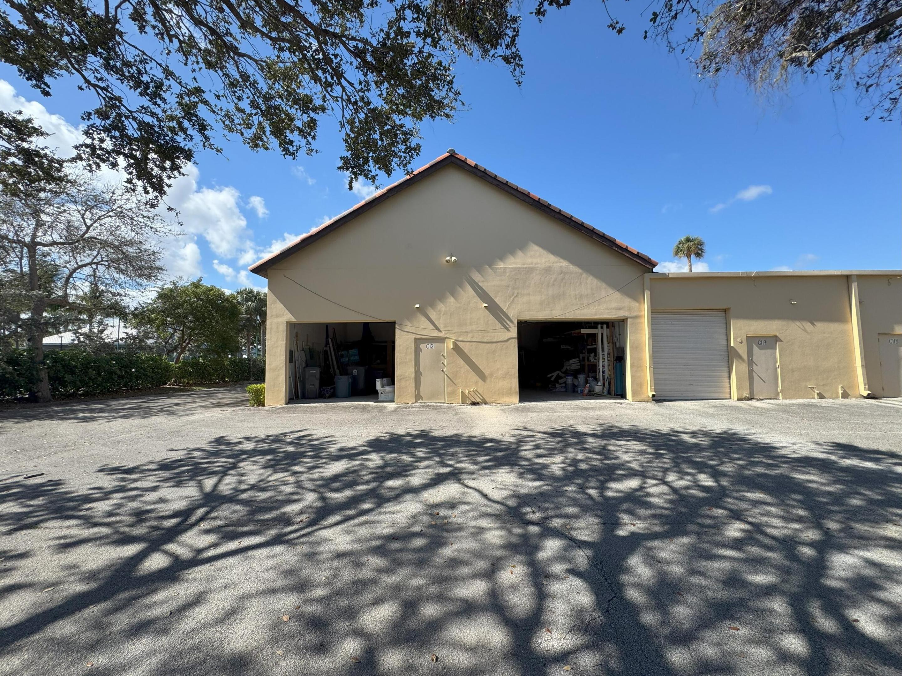 725 N Highway A1a C120 & C121