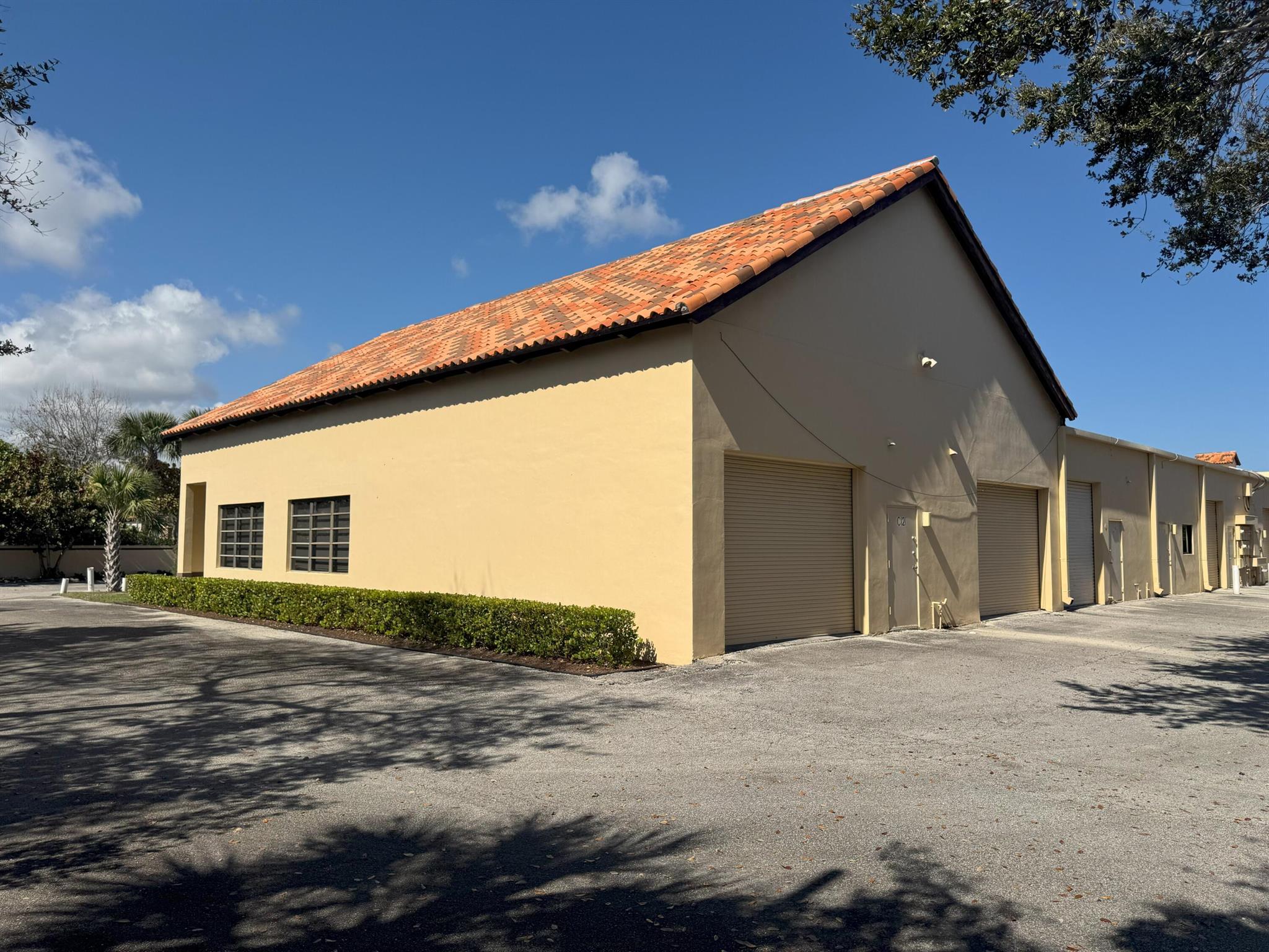 725 N Highway A1a C120 & C121
