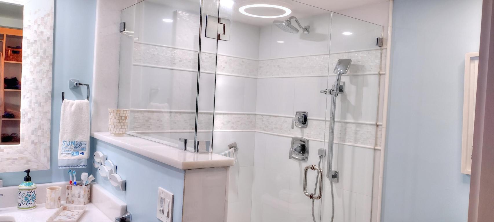 1301 Seafarer 305 Circle 305