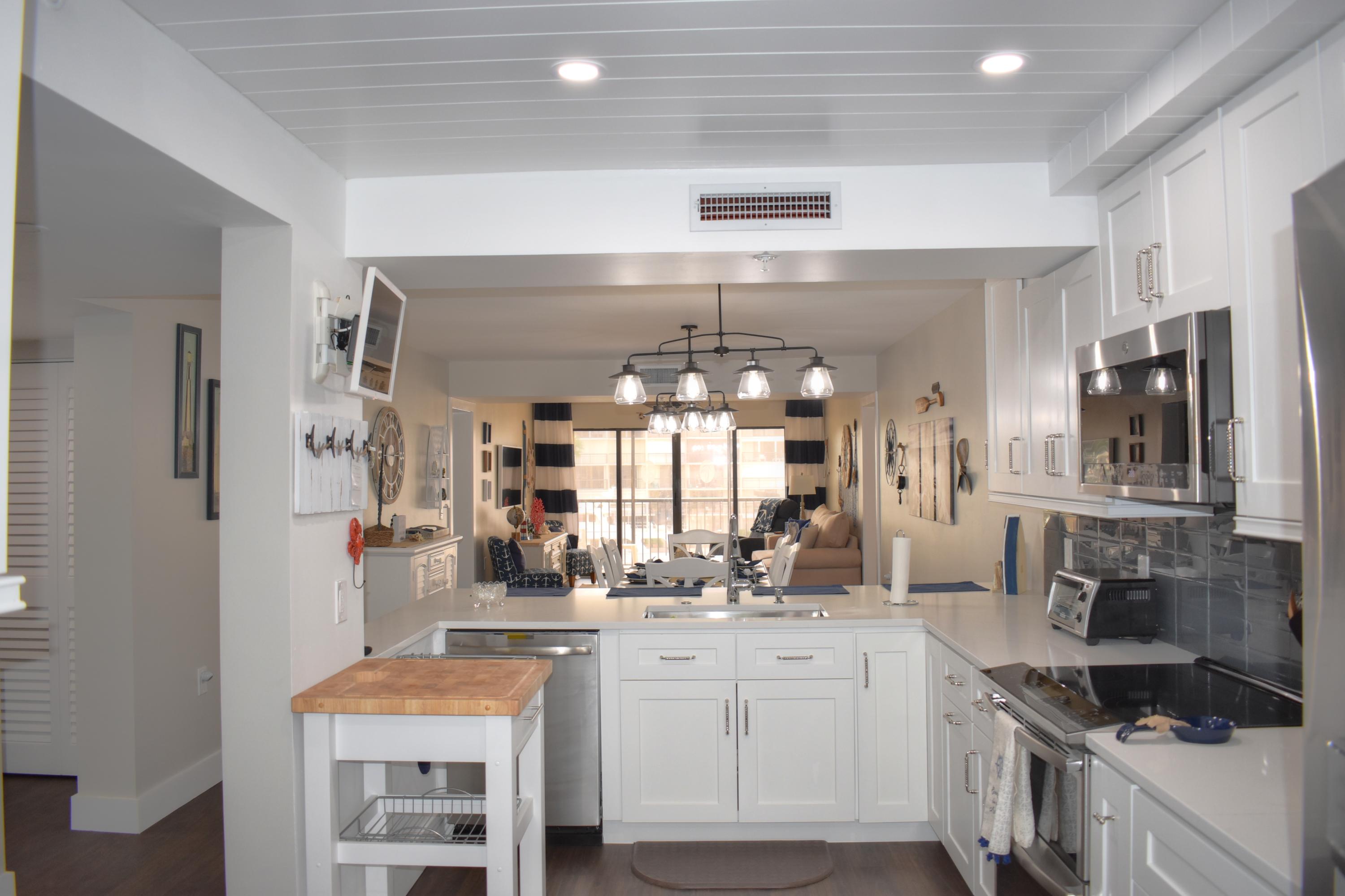 1301 Seafarer 305 Circle 305