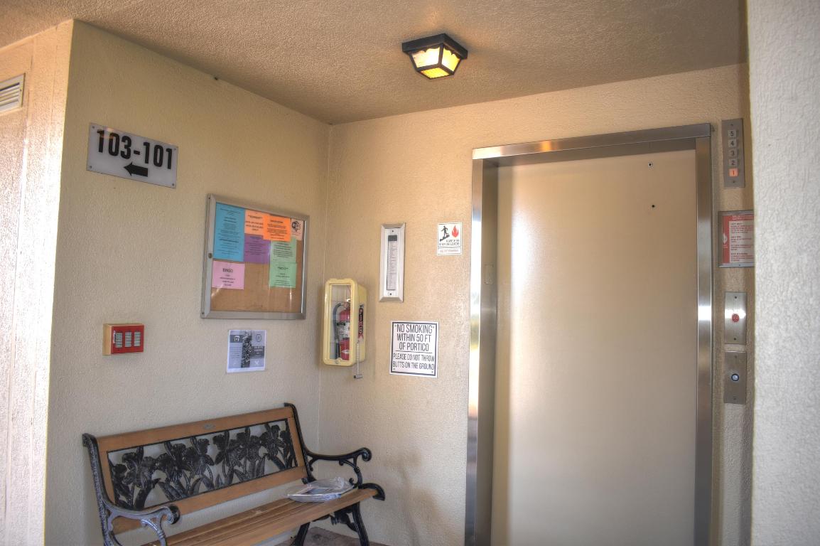 1301 Seafarer 305 Circle 305