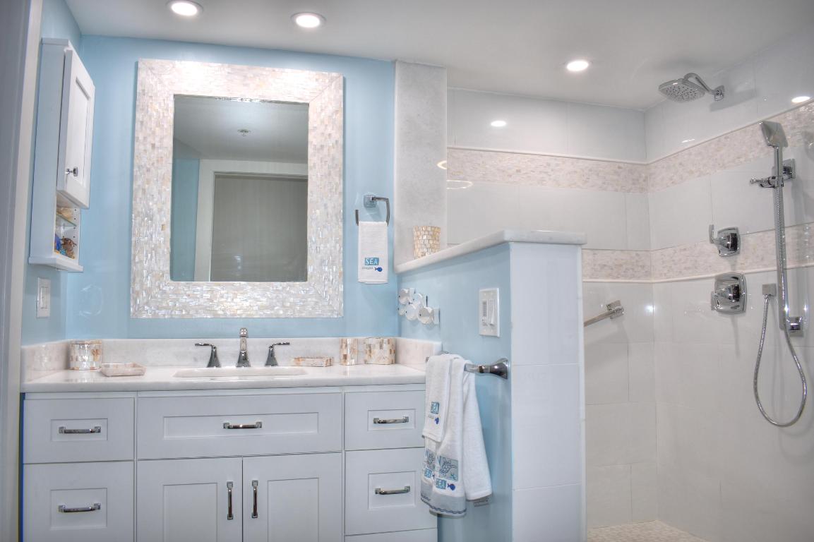 1301 Seafarer 305 Circle 305